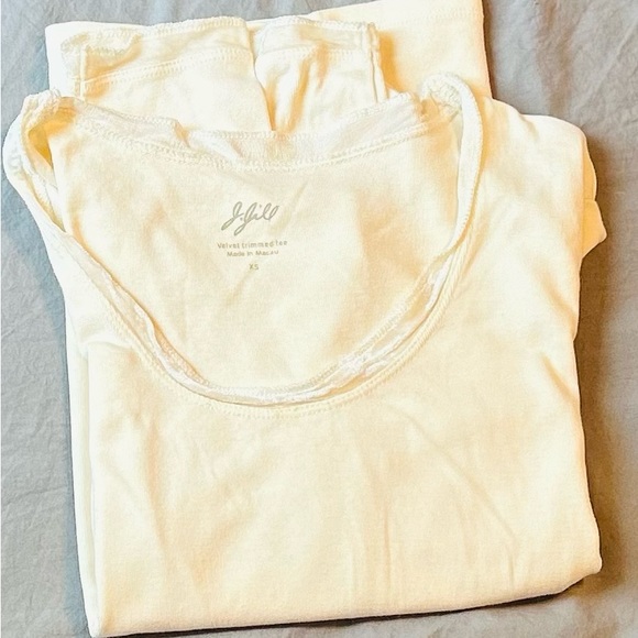 J Jill Beige Velvet Trimmed Tee Long Sleeve T-Shirt - Size Medium - Scoop Neck - Picture 2 of 3